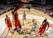 开云体育APP下载-跨界传奇，雷恩提前终结悬念，黄喜灿在NBA季后赛接管比赛