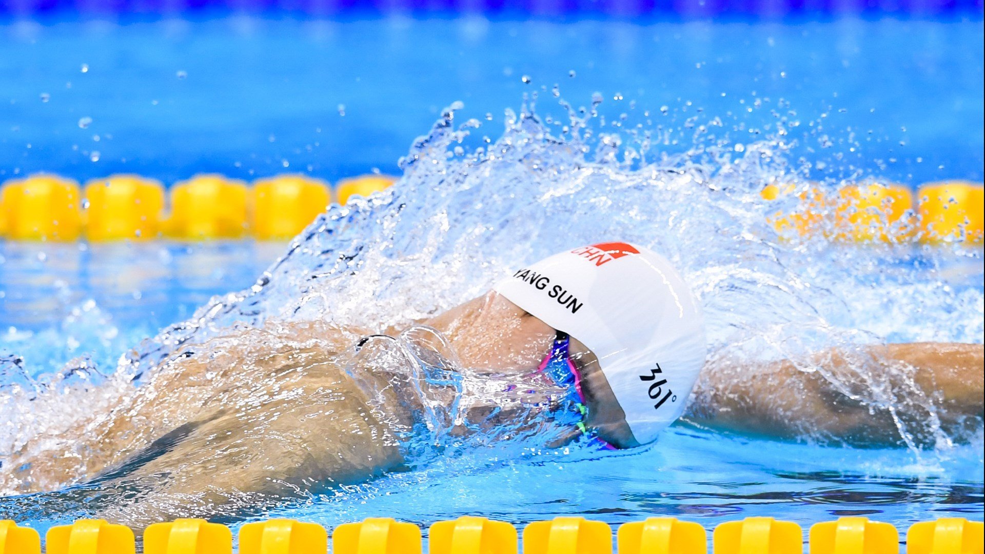 赛道与绿茵的平行叙事,拉什福德接管F1争冠,摩纳哥绝境逆袭勒沃库森